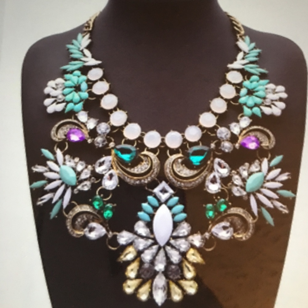 NWT Jeweled necklace