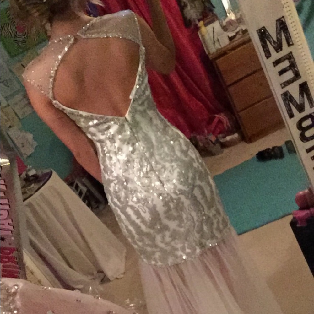 Prom dress - Picture 2 of 2