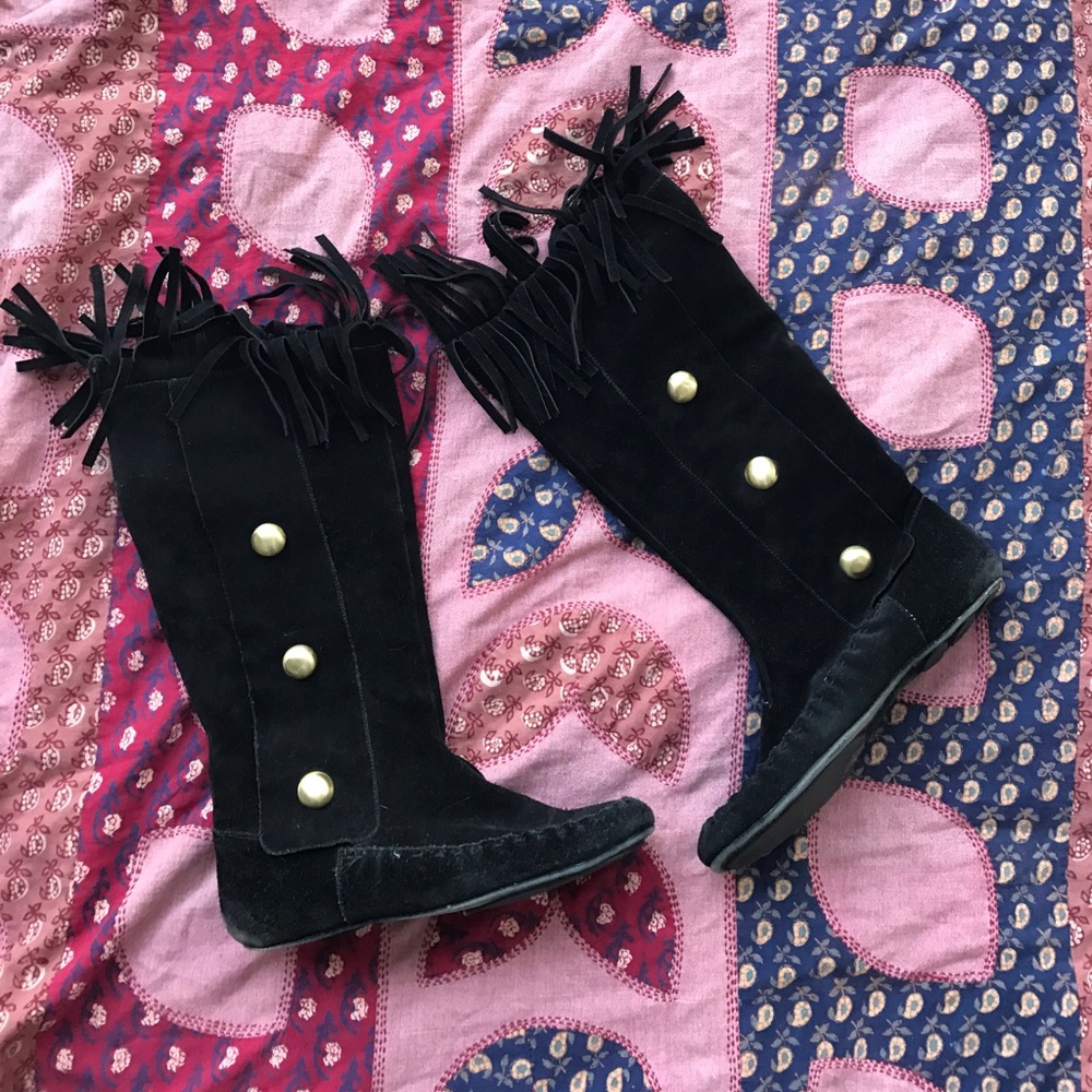Black fringe boots with good buttons