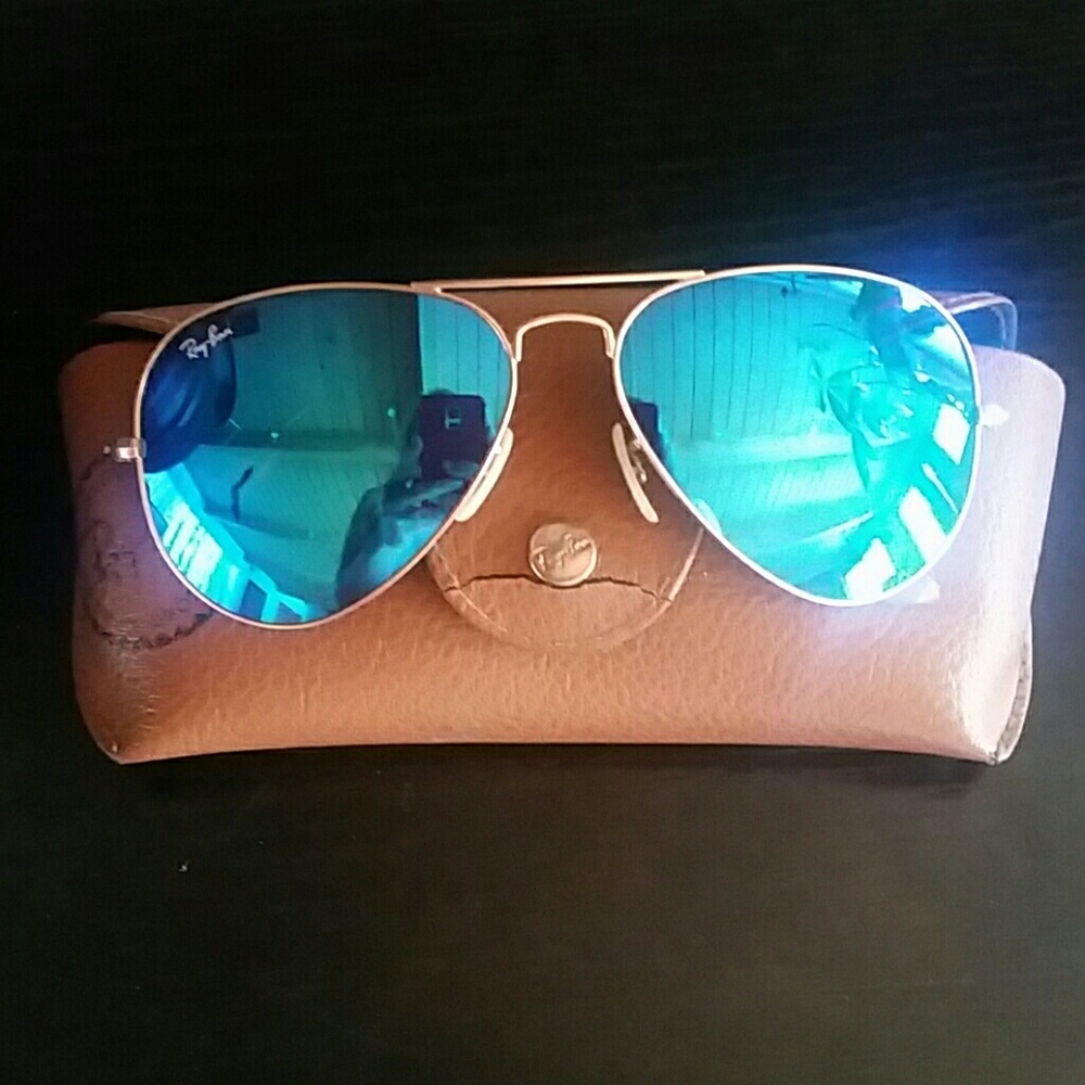 Ray-Ban Blue mirrored aviators