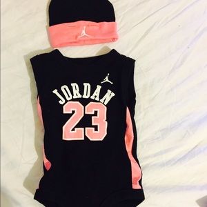 Jordan hat & Jordan t-shirt (pink & black )