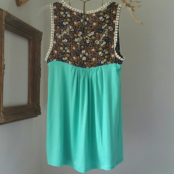 Floral Boho Tunic - Picture 3 of 6