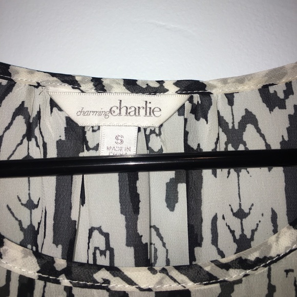 ‼️Charming Charlie short sleeve blouse - Picture 2 of 2