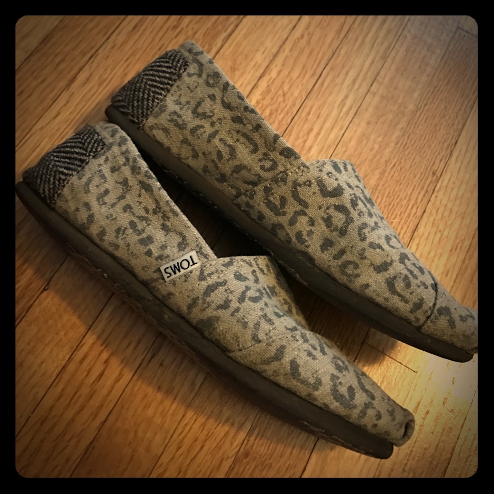 TOMS Women size 9