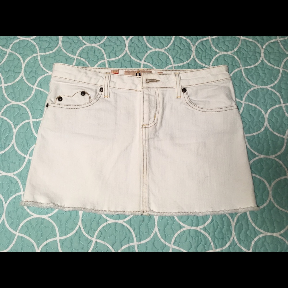 JUICY COUTURE White Jean Mini Skirt.