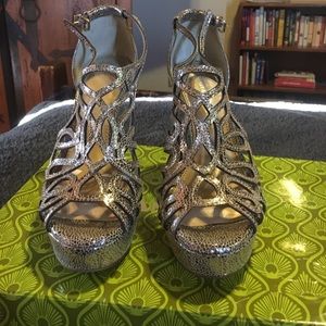Gianni Bini platform heels