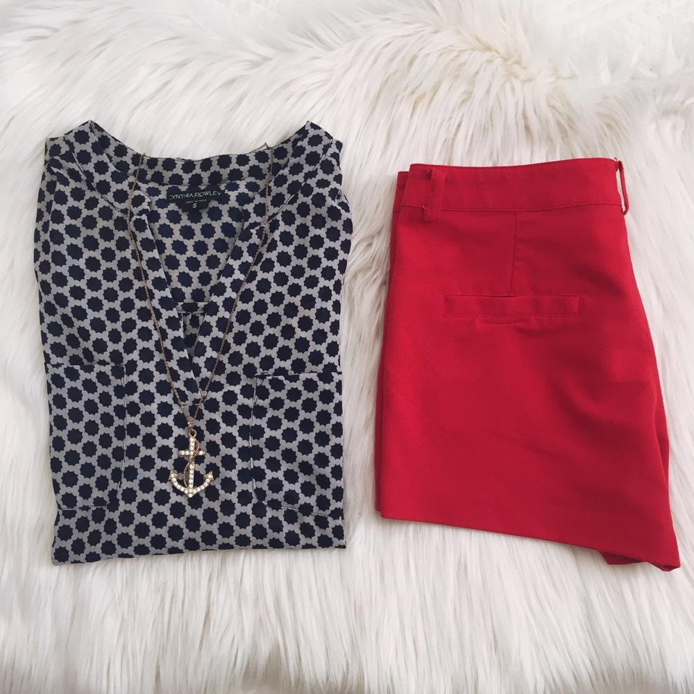 RED SHORTS