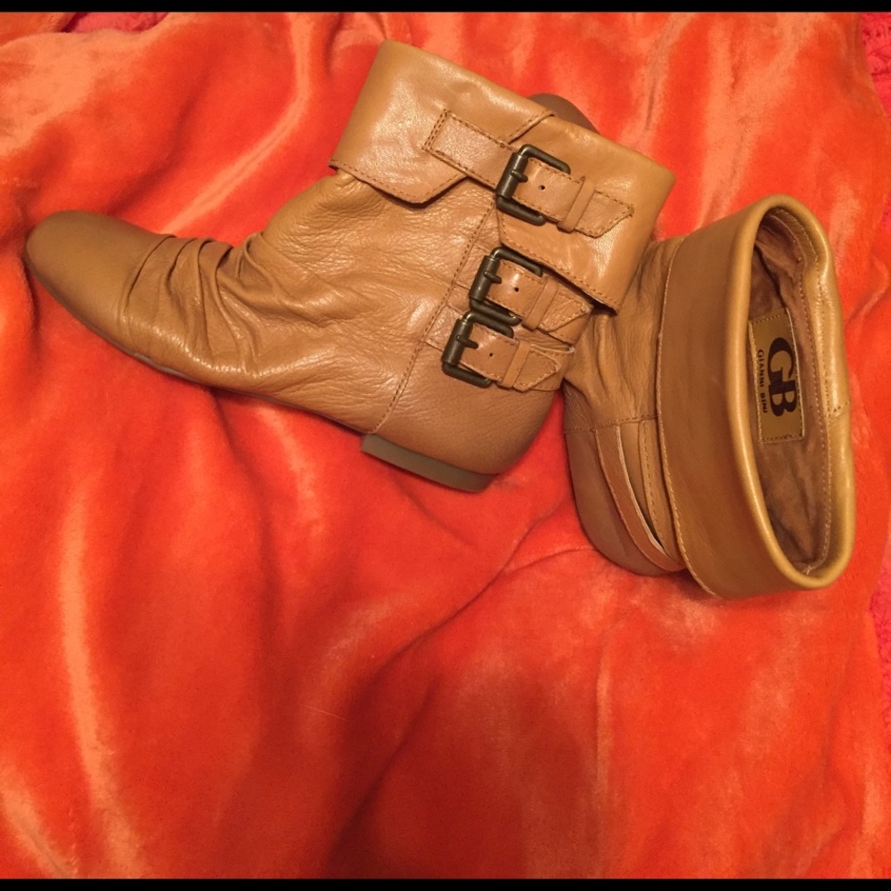 Gianni Bini leather boots