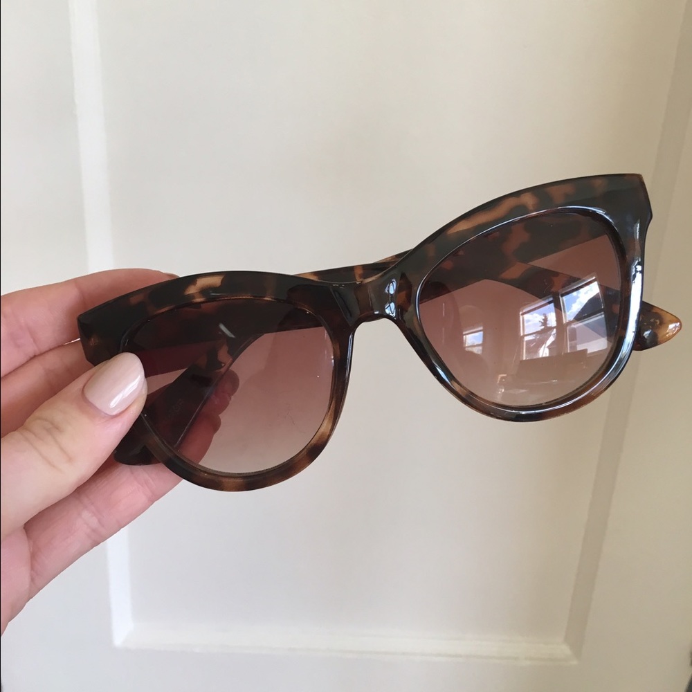 Topshop tortoise shell sunnies
