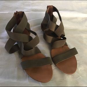 Nine West Army Green Sandals Size 8.5