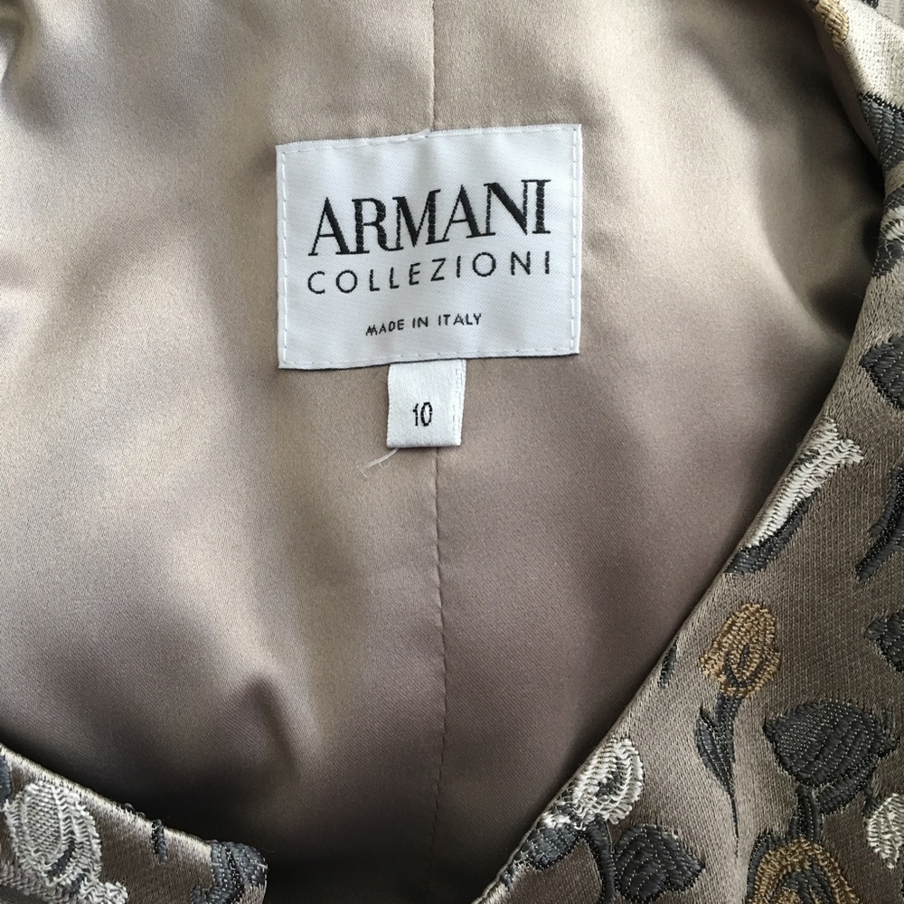 Armani Collezioni peplum jacket - Size 10. - Picture 5 of 6