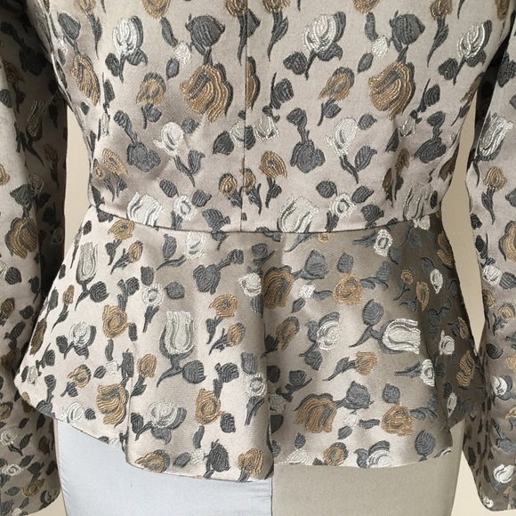 Armani Collezioni peplum jacket - Size 10. - Picture 4 of 6