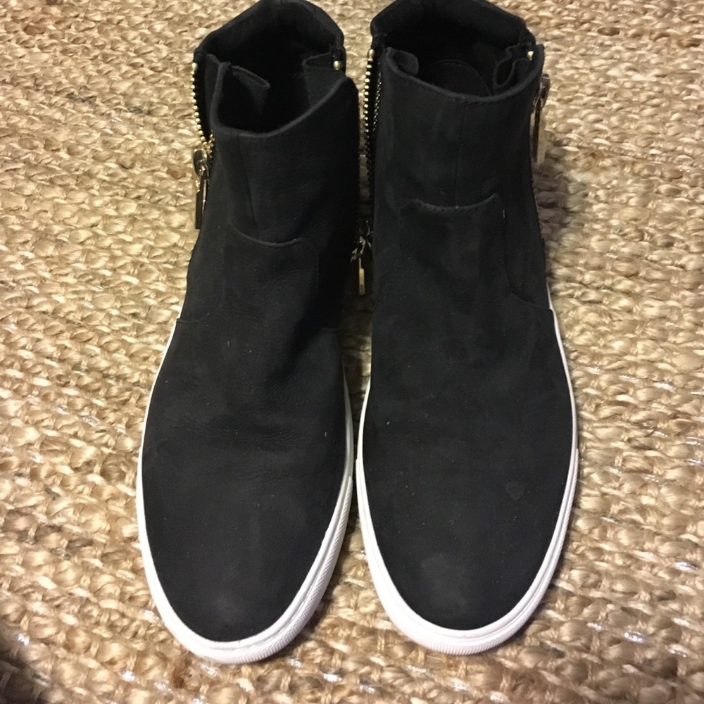 Kenneth Cole zip sneaker