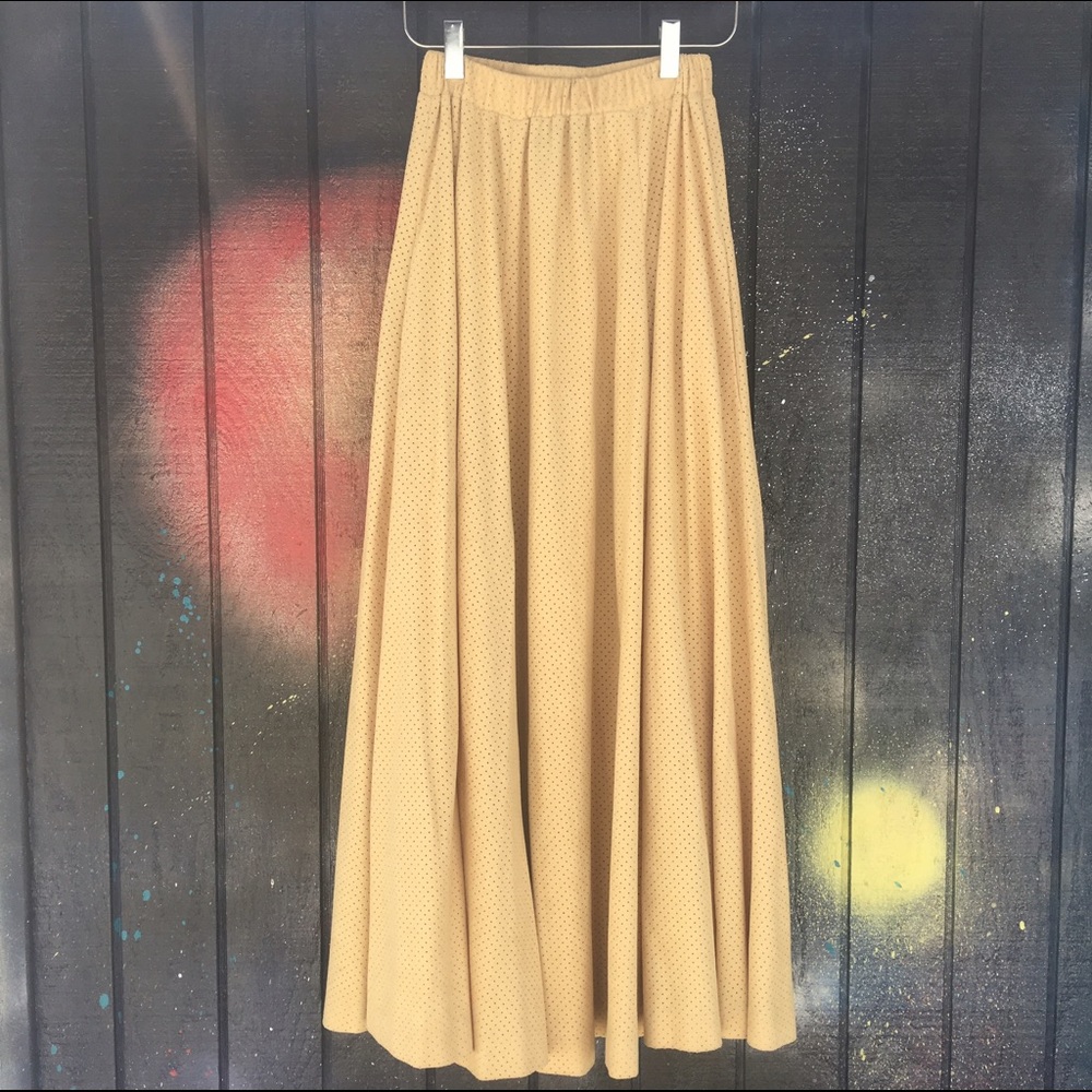 💥SOLD💥 faux suede perforated vintage maxi skirt
