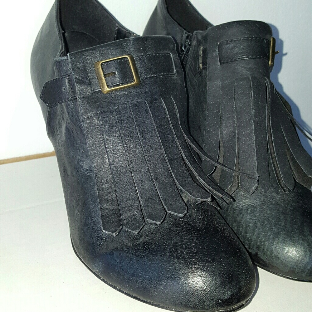 Black Leather Fringe Booties with Buckle Sz 8