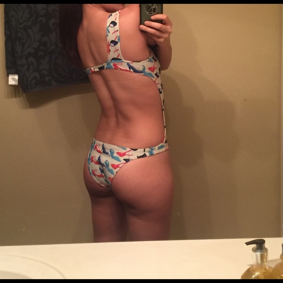 Designer Rosa Cha One Piece - Picture 5 of 5