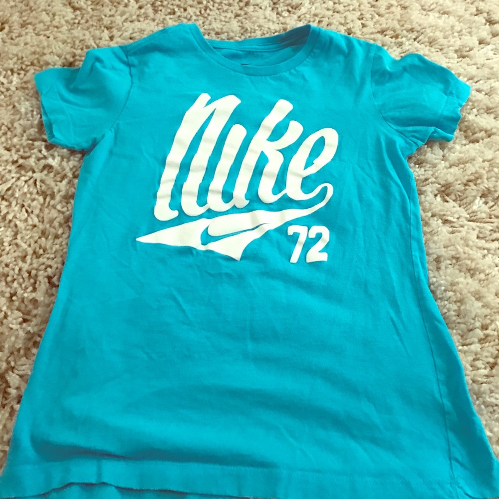 Nike top