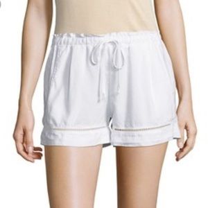 Eyelet Short