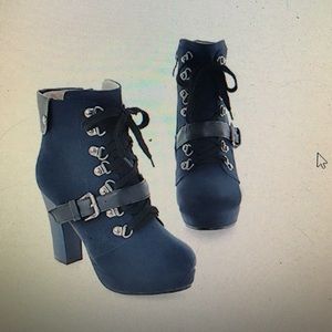 Nwt blue zip and lace blue heel boots chunky heel