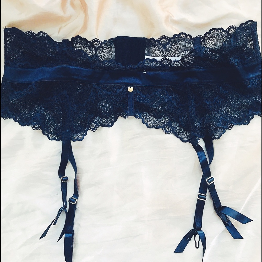 Cacique waist cincher - garter belt