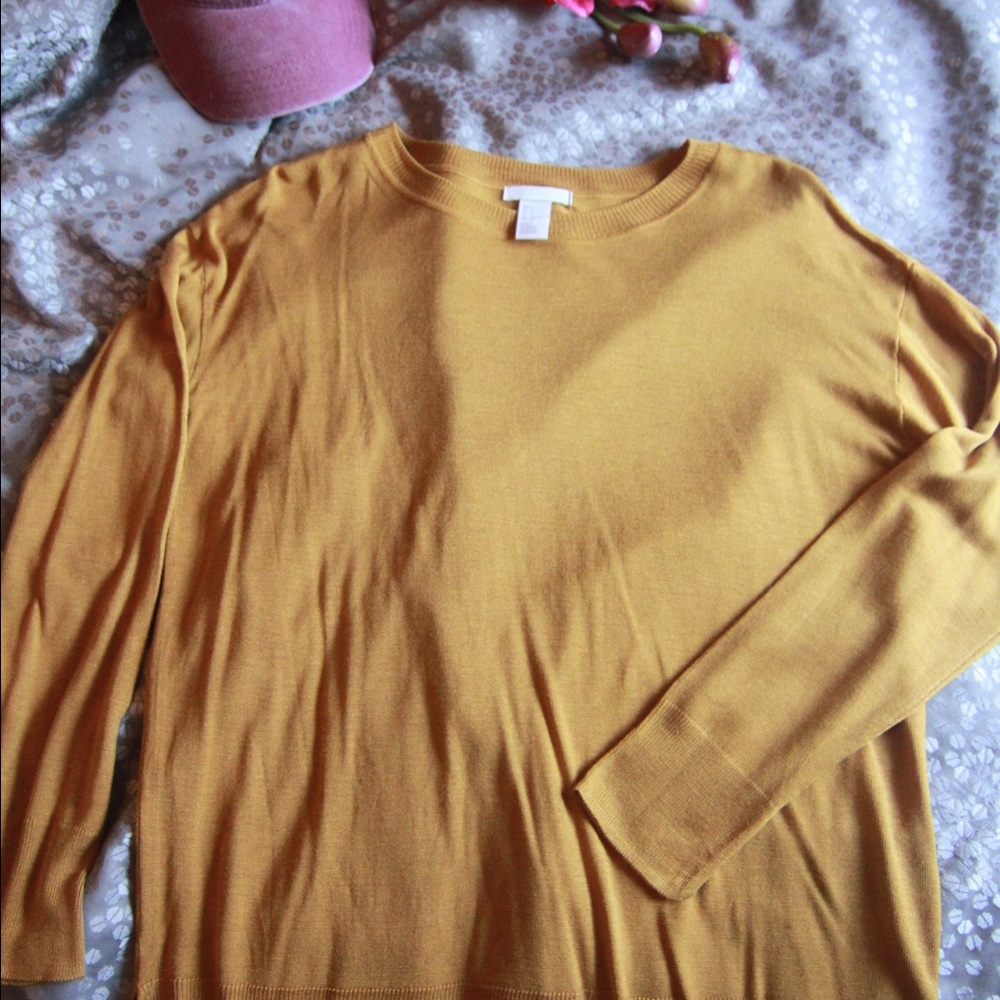 Lightweight knit sweater