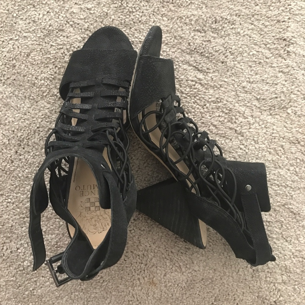 Vincent camuto black heels