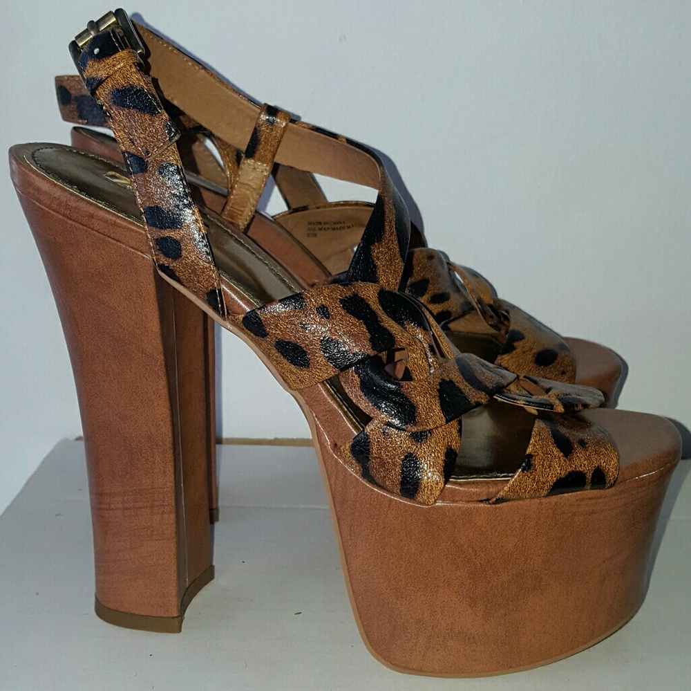 Leopard Print Platform Heel Sz. 8.5