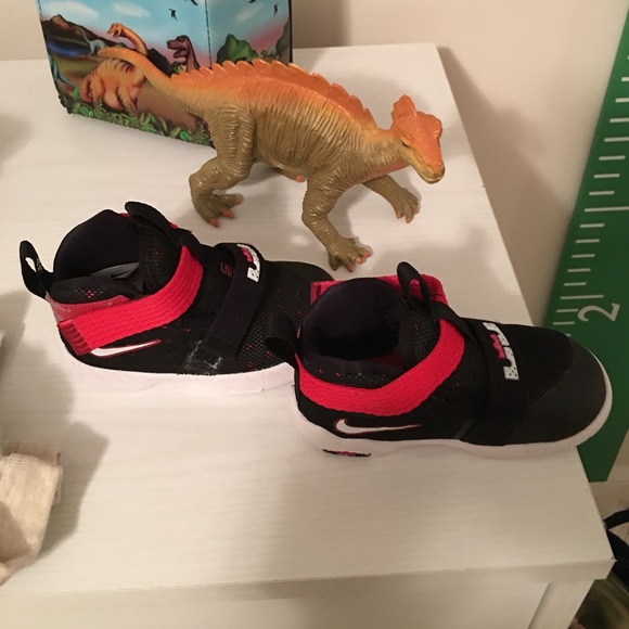 Toddler Lebrons - Picture 2 of 3