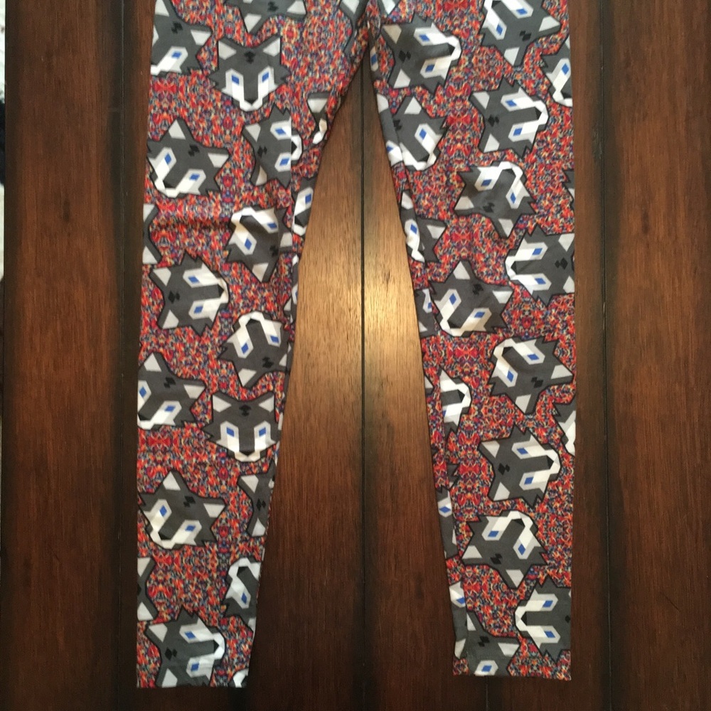 Lularoe Wolf Leggings OS - Picture 3 of 4