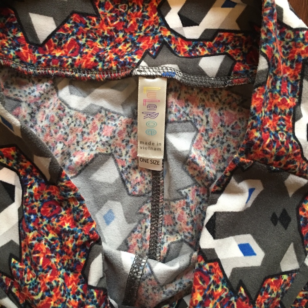 Lularoe Wolf Leggings OS - Picture 4 of 4