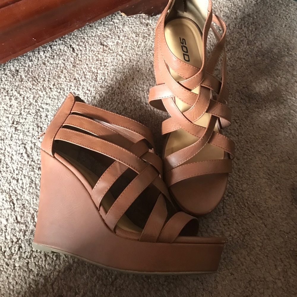Tan wedges