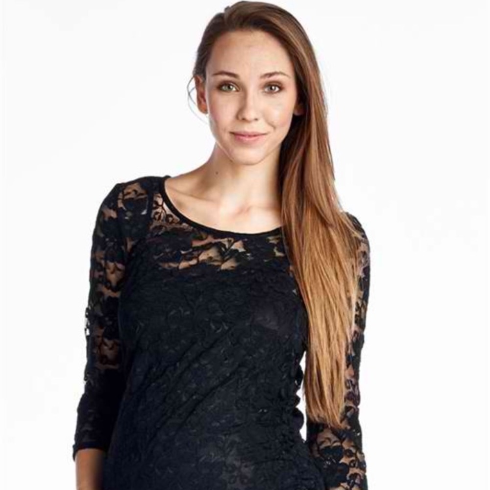 **LAST ONE** 3/4 Sleeve Ruched Lace Maternity Top - Picture 2 of 2