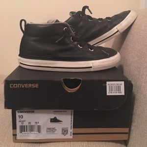 Toddler size 10 Converse
