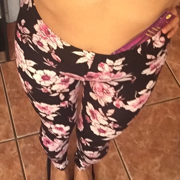 FLORAL PRINT BRUSH POLY LEGGING - Picture 3 of 7