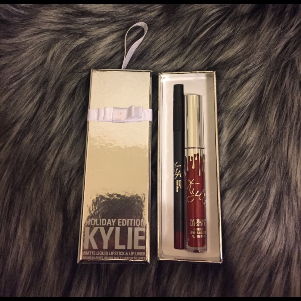 Limited Edition "Merry" Kylie Lip Kit