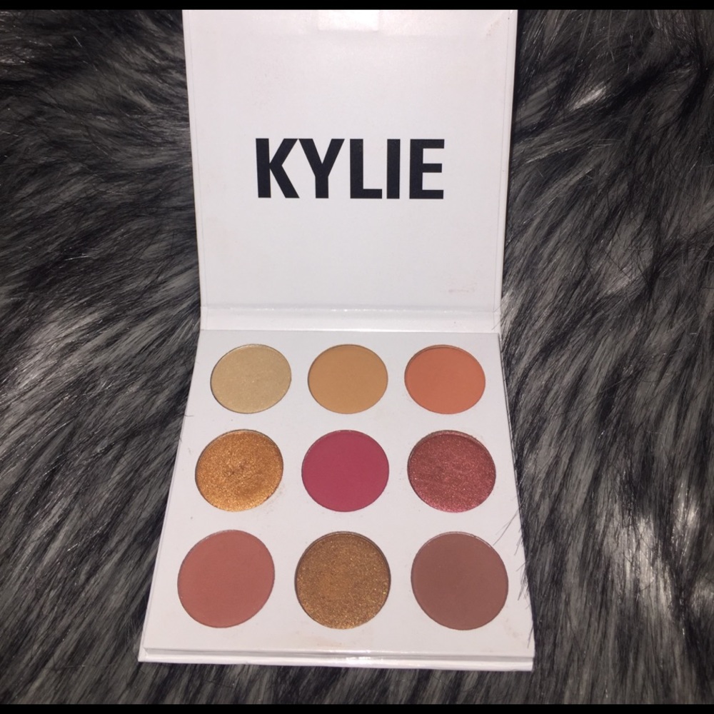 Kylie Cosmetics Burgundy Palette