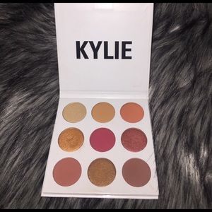 Kylie Cosmetics Burgundy Palette