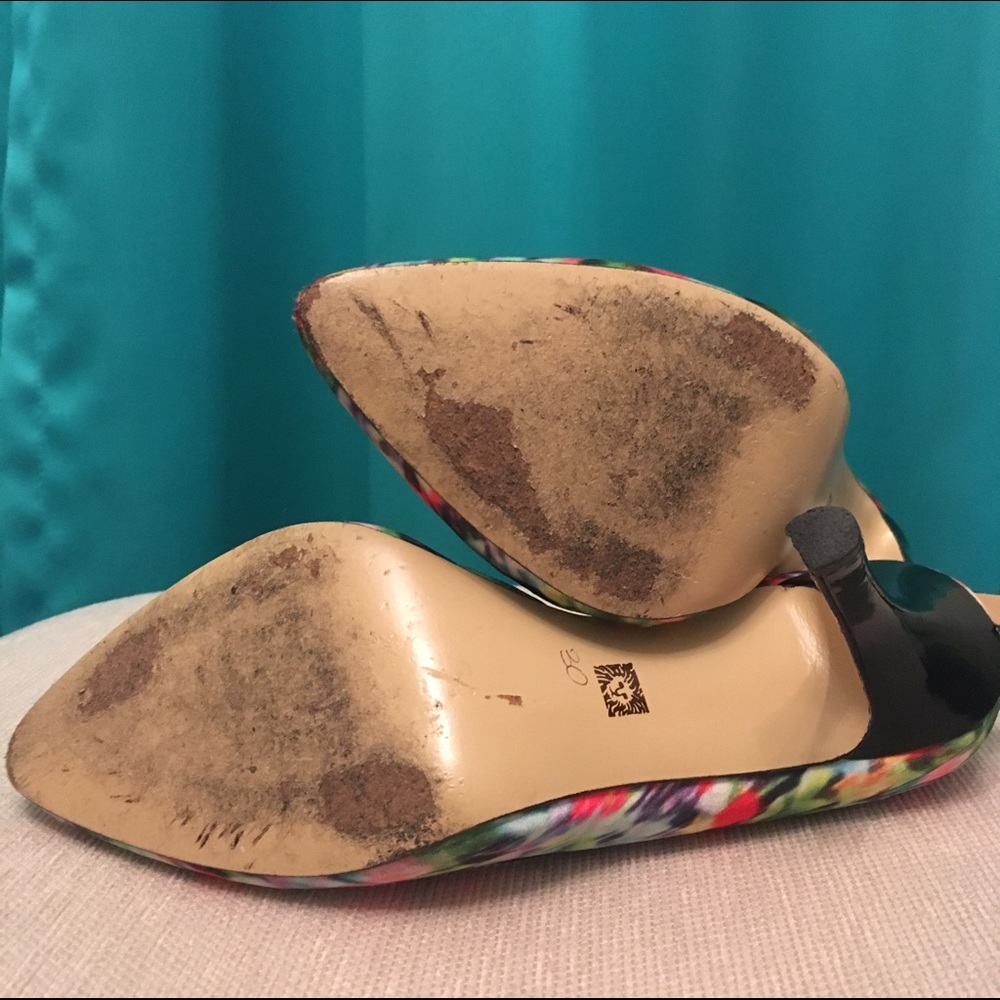 Heels - Picture 3 of 3