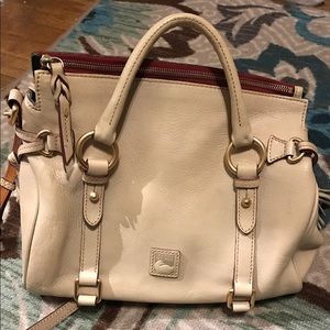 Dooney & Bourne handbag 👜