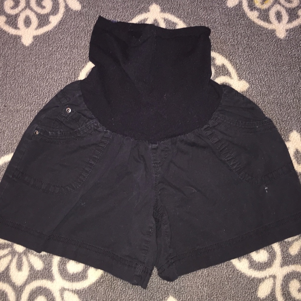 Final Sale. Motherhood Maternity Shorts. Gone 9/8