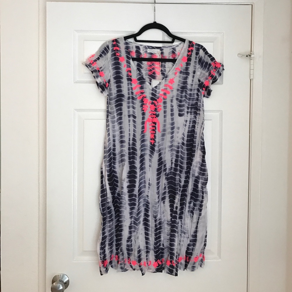 NAVY & NEON PINK COTTON DRESS. SIZE SMALL. NEW!!