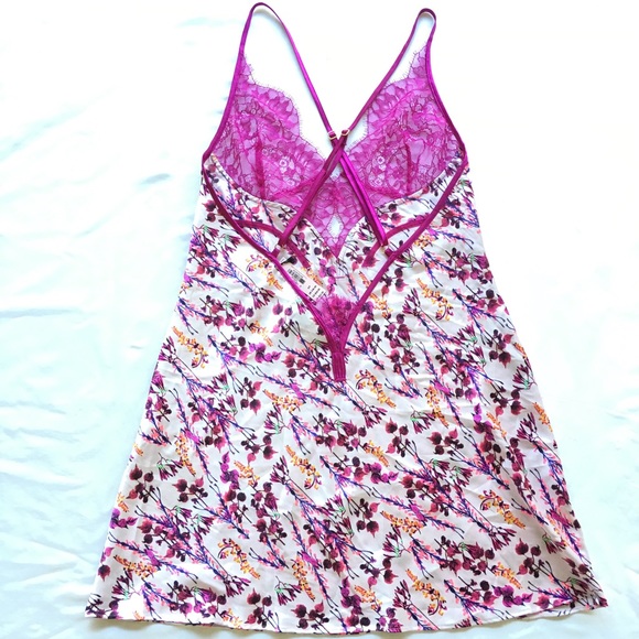 VS NWT Vixen Vines Lace Trimmed Satin Slip - Picture 2 of 2