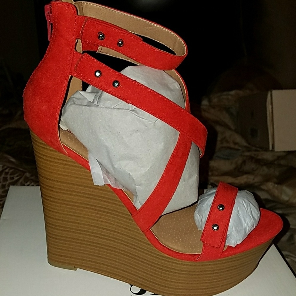 New sandals, high wedge