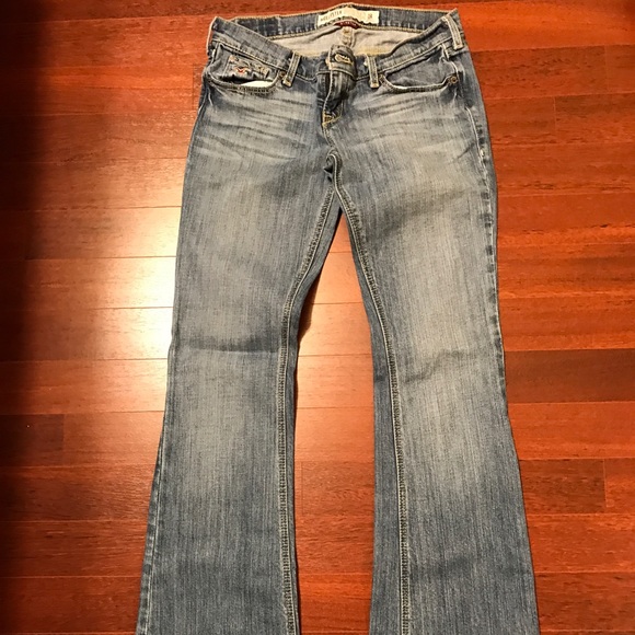 Hollister jeans. Like new - Picture 1 of 2
