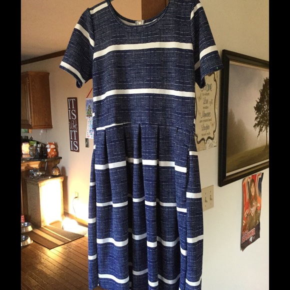LuLaRoe Dresses & Skirts - NEVER WORN LULAROE AMELIA NAVY WHITE DRESS XL