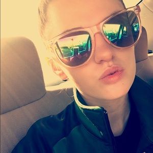 Meet your Posher, Erica