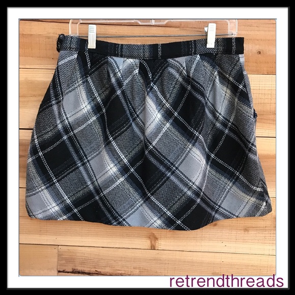 Adorable patterned skirt! - Picture 3 of 3