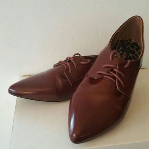 Wine Lace Up Oxford Sz 7.5