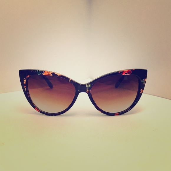 ♥️BOGO♥️New Floral Print Oversized Cat Eye - Picture 1 of 3