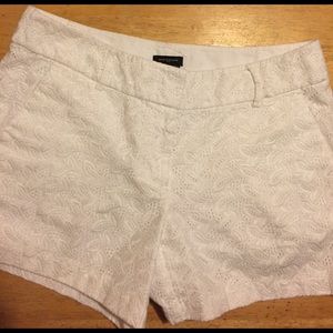 White lace Ann Taylor shorts